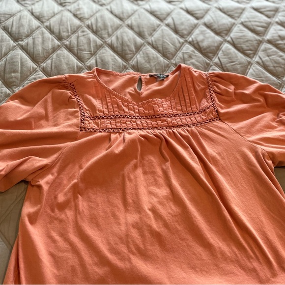 J Crew Ladies Peach Lace-trim puff-sleeve T-shirt Sz XL - Picture 2 of 3